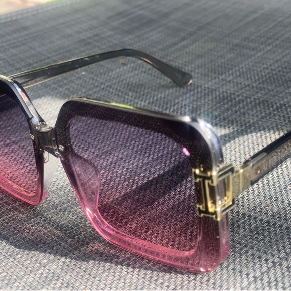 Sunglasses - Picture 3 of 4